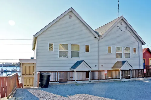 Comfort and Convenience in Downtown Sitka - Suite A