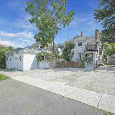 Beautifully renovated 2 Bedroom, 1st Floor apt -Greenport Village, Walk to town! Hotel Exterior