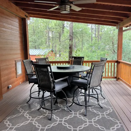 PEACEFUL, QUITE, COMFORTABLE UNIQUE GET AWAY FROM THE HEAT!!!