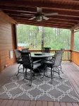 PEACEFUL, QUITE, COMFORTABLE UNIQUE GET AWAY FROM THE HEAT!!! - بوتيك