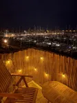 Stunning modern space with harbour views & free parking