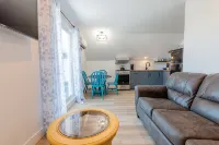 Jeannie & Clyde’s, a charming ocean view loft in Bay Bulls, NL. - อพาร์ทเม้นท์