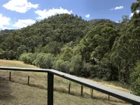 Cosy 3 bedroom house at the base of Mount Buller Hotels near Grimus