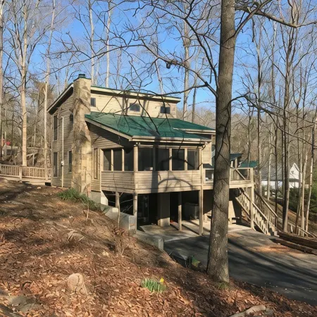Norris Lakefront Home was completely renovated in 2017 on Quiet Cove in Deerfield Resort
