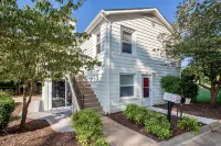 Charming 4-bedroom house with AC and WiFi in delightful Troutman