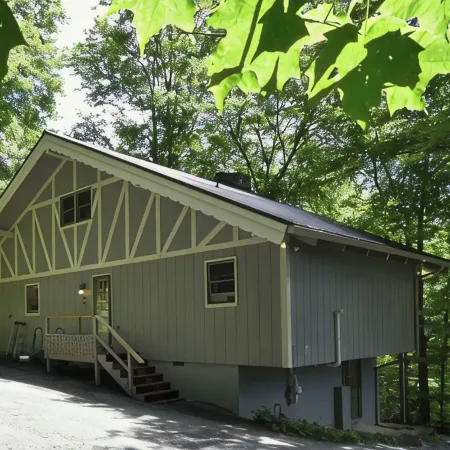 Marvelous 3-bedroom house with WiFi and EV Charger in Beech Mountain