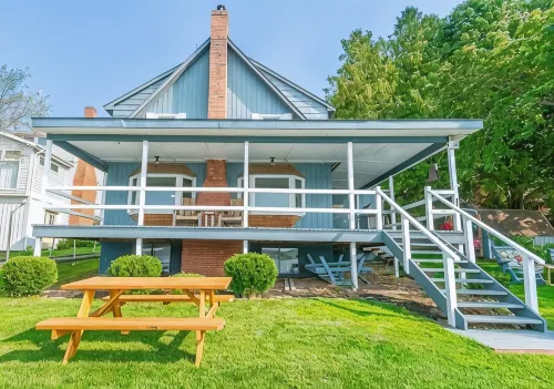 Lakefront Home With Island View - Wifi