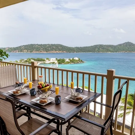 Luxury 2-bedroom villa - Award Winning - Best Views on the Island - 3 AC Units