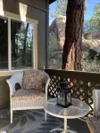 Private neighborhood home in Payson - gorgeous getaway with in town convenience!