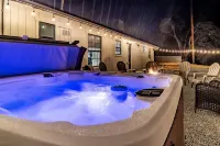 Fantastic Views w/ Hottub,  Firepit & Horseshoes - Wifi