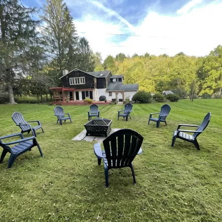 Modern Rustic 5 Bedroom Home In the Foothills of the Catskills Mountains. 5 ⭐️
