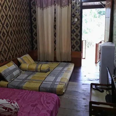 Sawarna BimBim Seaview Homestay (Camp BimBim) Hotel berhampiran Pantai Goa Langir