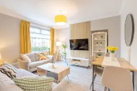 Stylish Two Bedroom Apartment in Perth, Heart of Scotland! - مطابخ