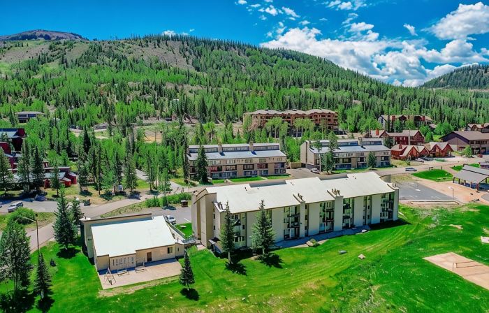 Walk to Giant Steps from this cozy 2 bd/2ba with Private balcony & Mtn views.