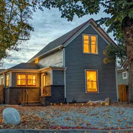 Downtown, beautifully remodeled entire home