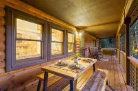 Beautiful, luxurious Evergreen cabin nestled in the mountains w/ great views!