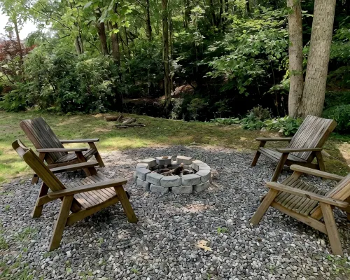 Woodside Nook Cabin at the BHR Farm Village: Perfect Hiking Get-a-Way Hotels in Union County