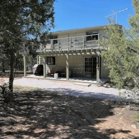 Private/Cozy 2 bedroom mountain cabin Serenity now