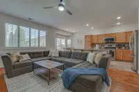 ☀Cheerful Family Getaway ~ Large & Sunny Backyard☀ - Kitchens