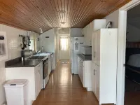 Cozy Lakefront Cottage - Wifi