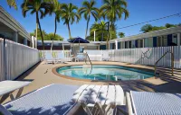 Southwinds Motel - Beach