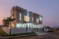 ELIVAAS 3BHK White House Villa with View - Wifi