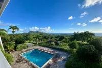 Charming Nevis Cottage with pool and ocean view on grounds of Hermitage Inn - Хоумстей