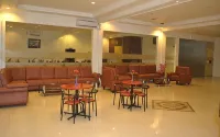 Grand Wisata Hotel - 2-Star