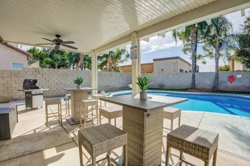 Spacious 4-bedroom house with Pool, Fun BackYard & Amazing Game Room