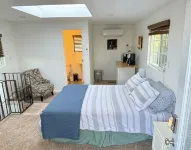 Near-North Valley Oasis! Sleeps 11! Easy Access to I-40, Pool, Hot Tub, AC/Heat - สระว่ายน้ำส่วนตัว
