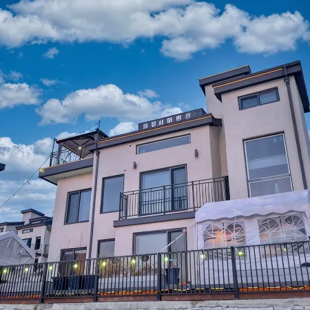 Chuncheon Kerensia Pension Отели рядом с достопримечательностью «Железнодорожный парк в Капхёне»