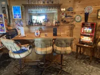 Mountain House in Fancy Gap with Beautiful View and Hot Tub on Deck - 3 stjerner