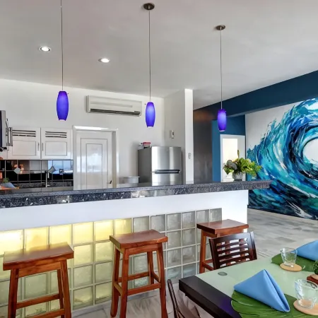 Oceanfront Luxury Townhome Condo Wifi 3 Smart TV'S Pool & Spa