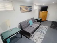 Cozy 2Br Bottom Unit Steps from Light Rail Train,  15Min from Downtown/Airport - บังกะโล