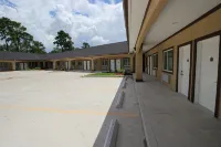 Scottish Inn & Suites Baytown - Motels