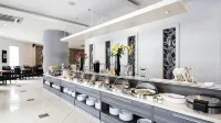 The Sun Hotel Sidoarjo - petit déjeuner