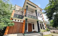 Homestay Syariah Jakal 3 Dekat Ugm by Simply Homy - Kitchenette