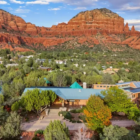 Grand Chapel Estate - Pool, Pickleball & Stunning Red Rock Views