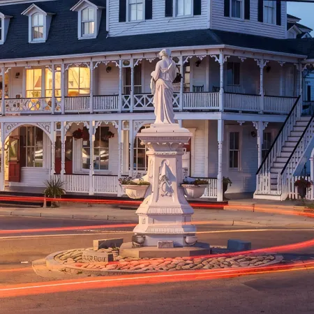 The Inn at Old Harbor