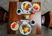 La Fortuna Lodge by Treebu Hotels - breakfast