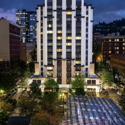 The Paramount Hotel Portland Hotels near U.S. Bancorp Tower