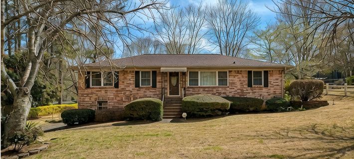 425 Plantation Road SW, Smyrna Hotels in Cobb County