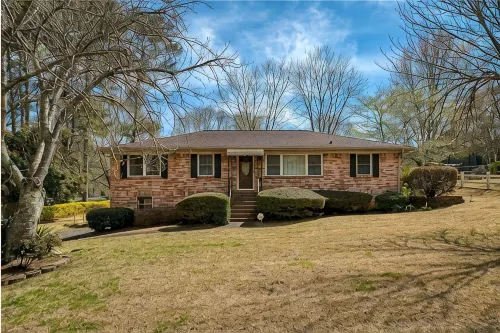425 Plantation Road SW, Smyrna - Country Houses
