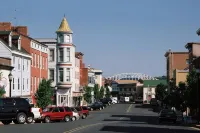 Cozy 2-bedroom apartment with WiFi, AC in charming Havre de Grace - 3-Star