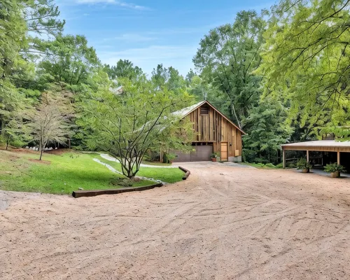 Church Farm cabin is a cozy cabin for an unforgettable stay in central Alabama Hotels in St. Clair County