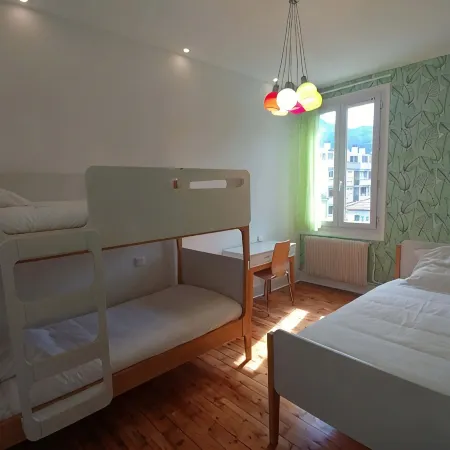 Apartment for 5. Quiet location. Grenoble city
