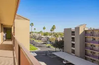 Chic & Stylish Midtown PHX Condo Retreat - Stunning Views & Light Rail Access - بيت ضيافة
