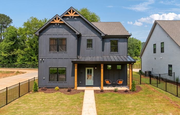 5 Min to Lakepoint! Sleeps 14. New 4 Bdrms/3.5 Bths w/ Office. Owner Managed.