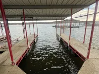 Pet friendly, private dock, 3 bedroom home in Porum, OK. Walk to Lake Eufaula. Hotels in McIntosh County
