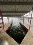 Pet friendly, private dock, 3 bedroom home in Porum, OK. Walk to Lake Eufaula. - Homestays
